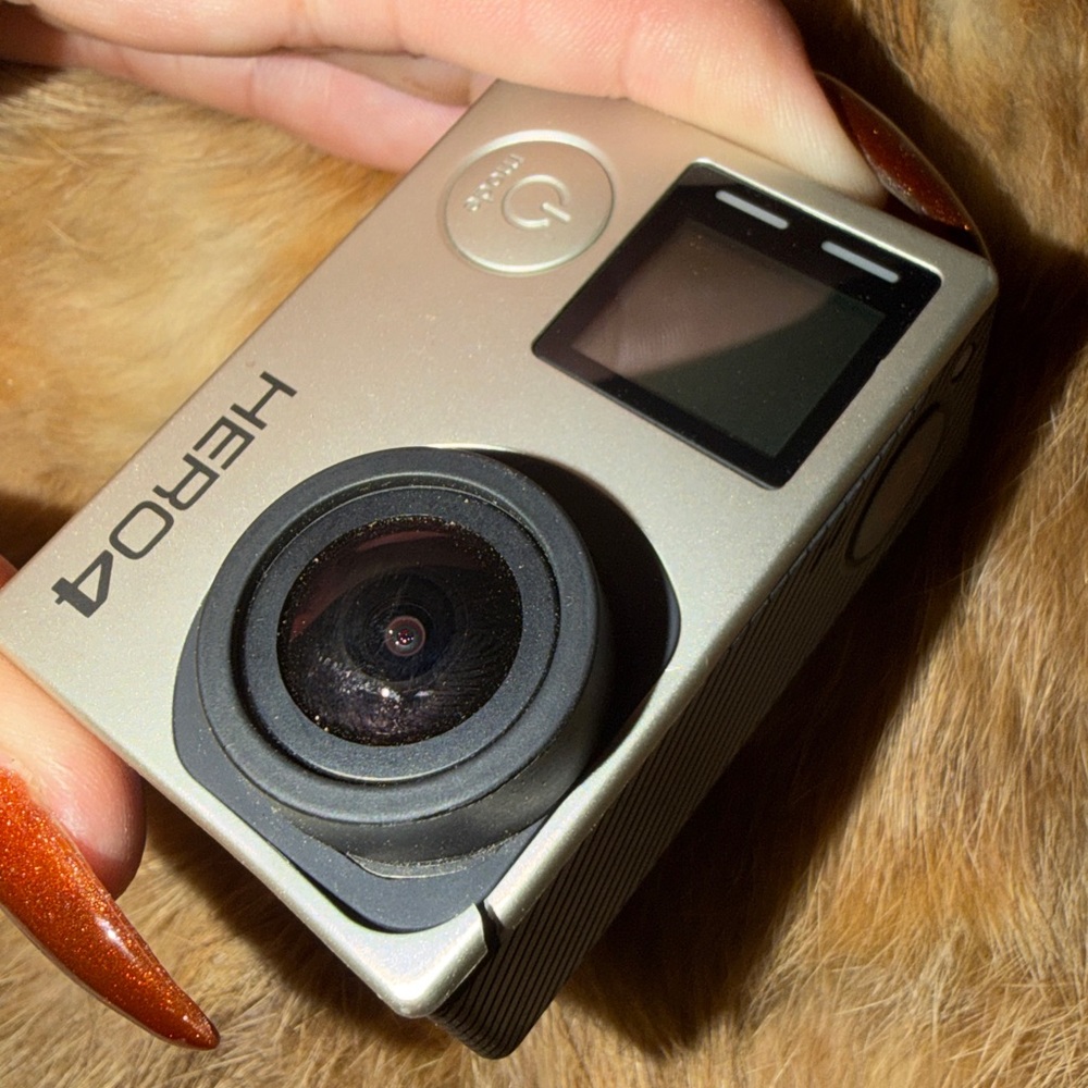 GoPro Hero 4 - Picture 2 of 4